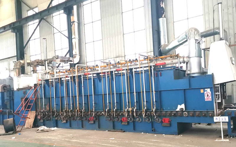 Continuous heat treatment furnace